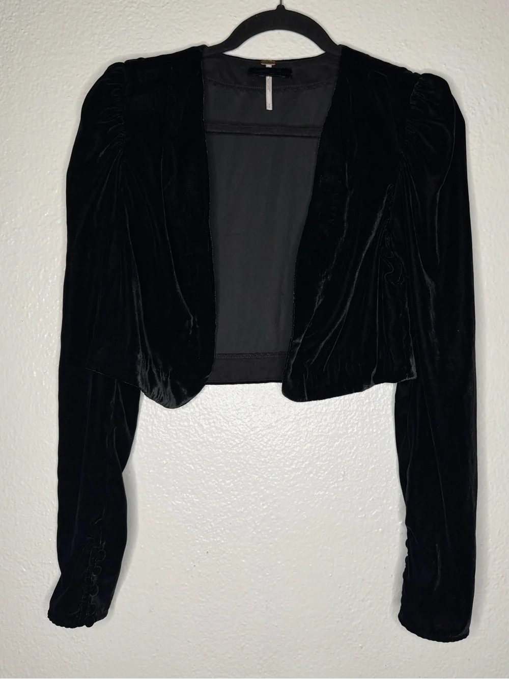 Free People Black Velvet Cropped Bolero Jacket Blazer Structured Shoulders Sz S